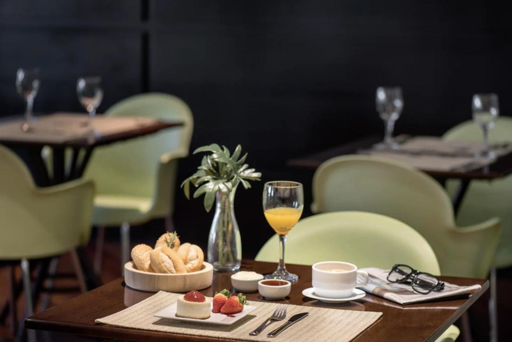 Intercity Porto Alegre Aeroporto Экстерьер фото
